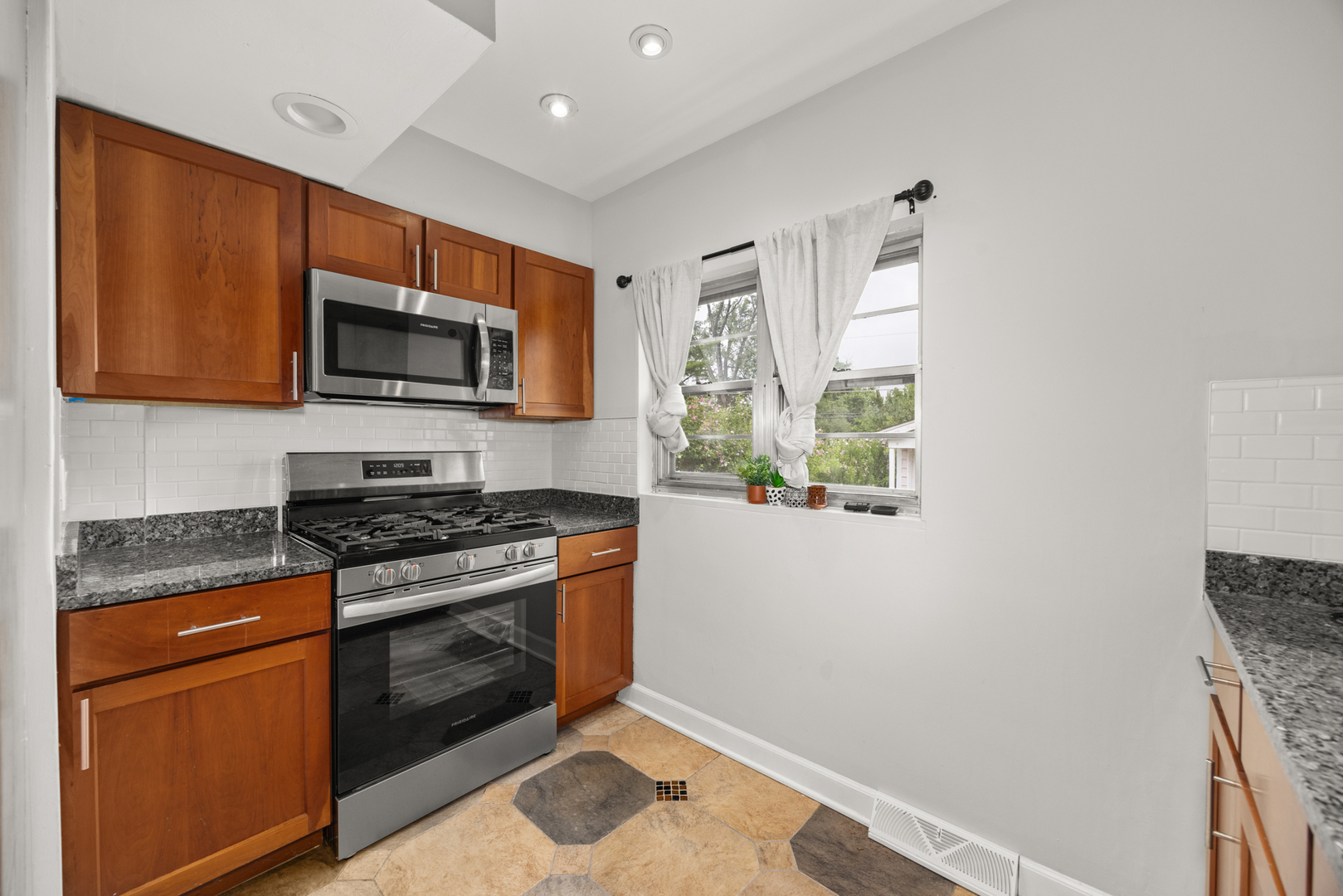 1625 Heidorn Avenue Property Photo 6