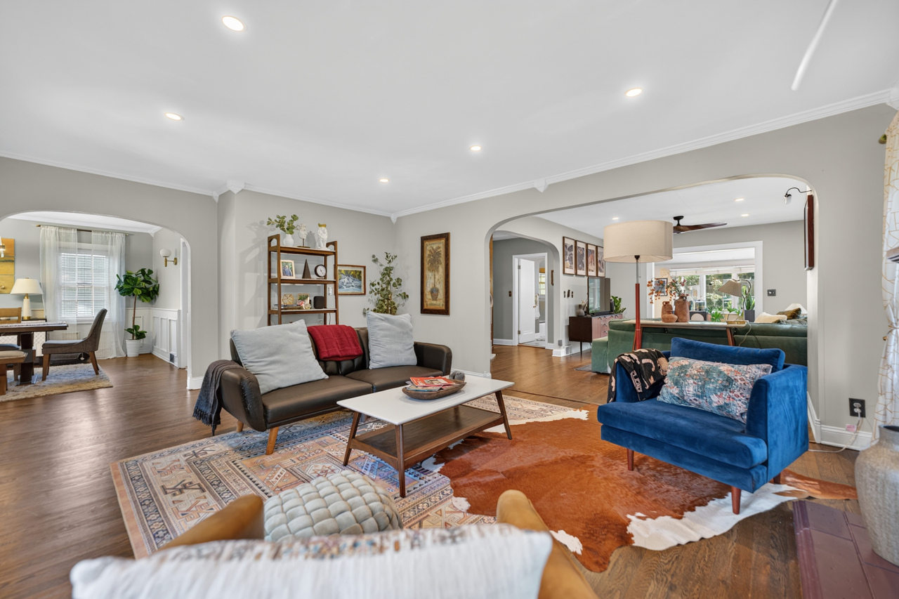 311 N Gardiner Avenue Property Photo 10