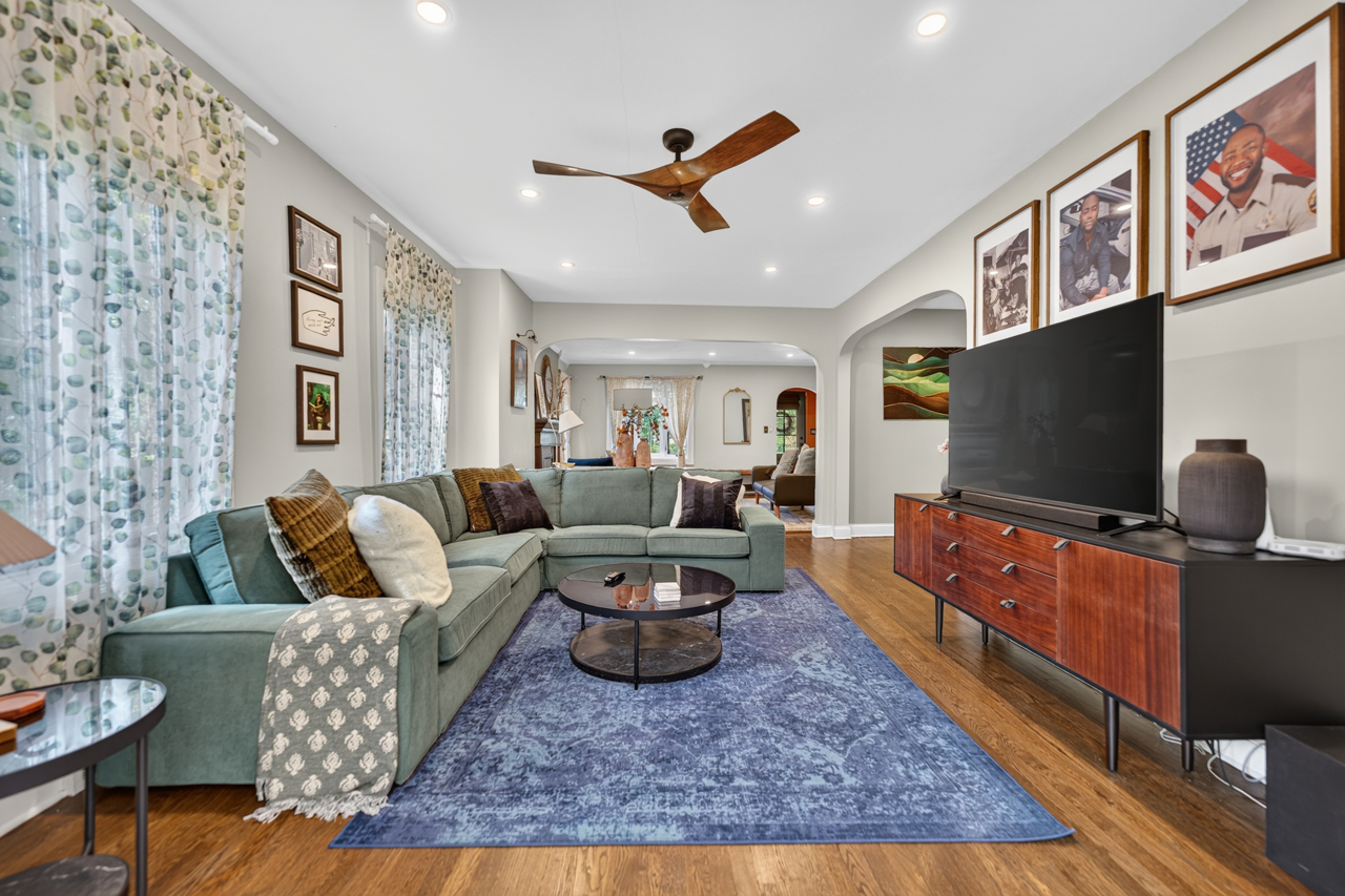 311 N Gardiner Avenue Property Photo 11