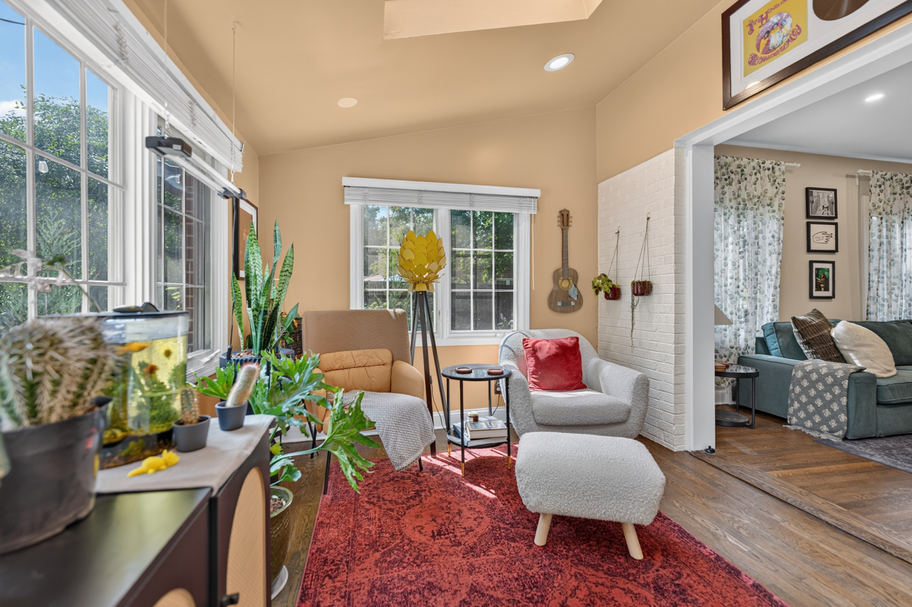 311 N Gardiner Avenue Property Photo 15