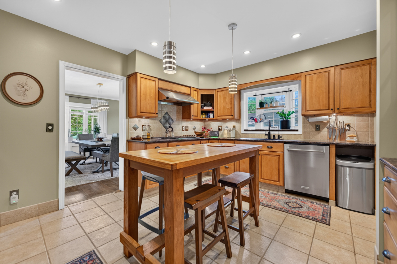 311 N Gardiner Avenue Property Photo 18