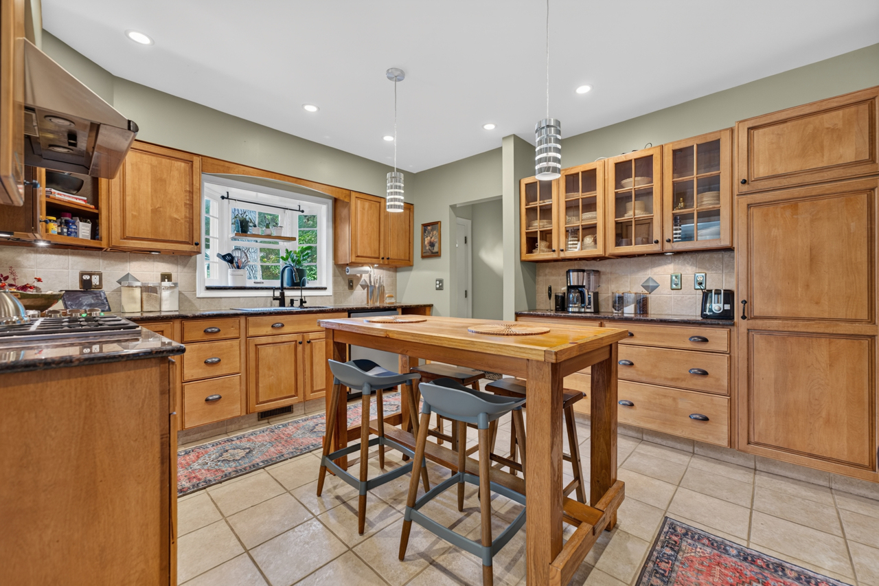 311 N Gardiner Avenue Property Photo 19