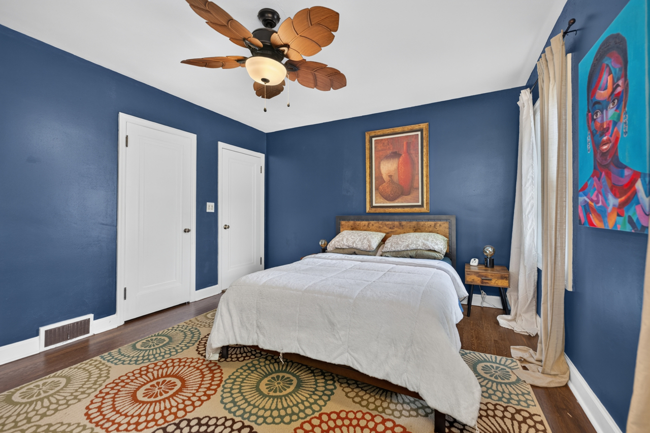 311 N Gardiner Avenue Property Photo 24