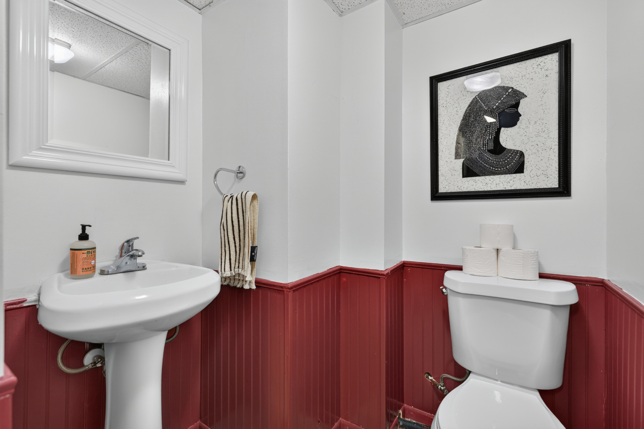 311 N Gardiner Avenue Property Photo 38