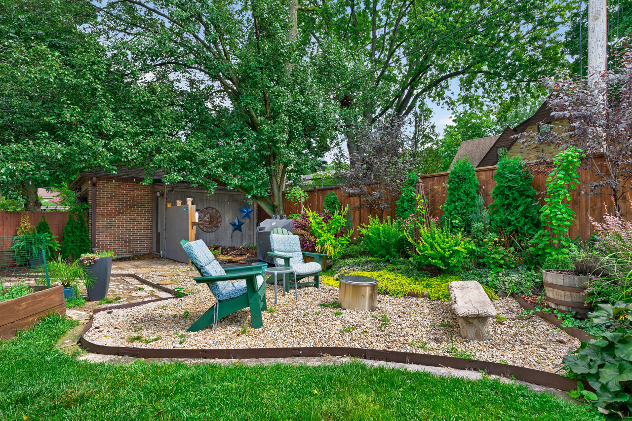 311 N Gardiner Avenue Property Photo 44