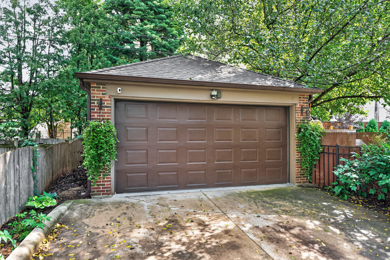 311 N Gardiner Avenue Property Photo 45