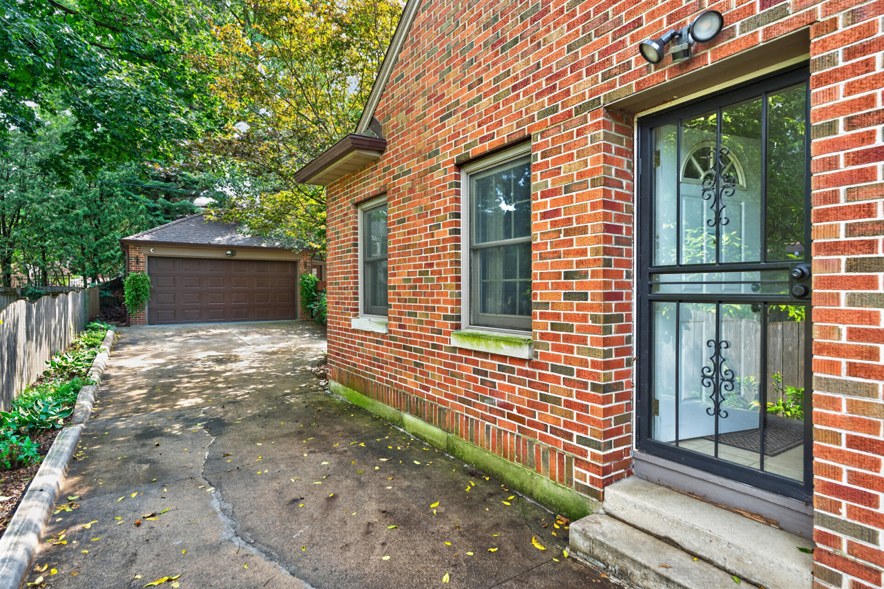 311 N Gardiner Avenue Property Photo 47