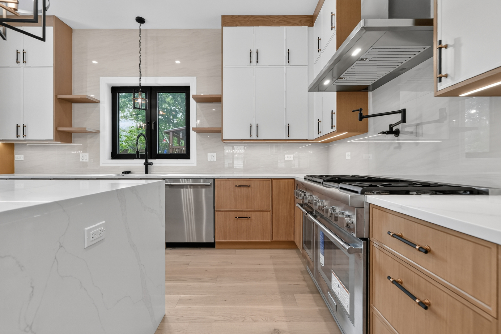1841 Western Avenue Property Photo 16
