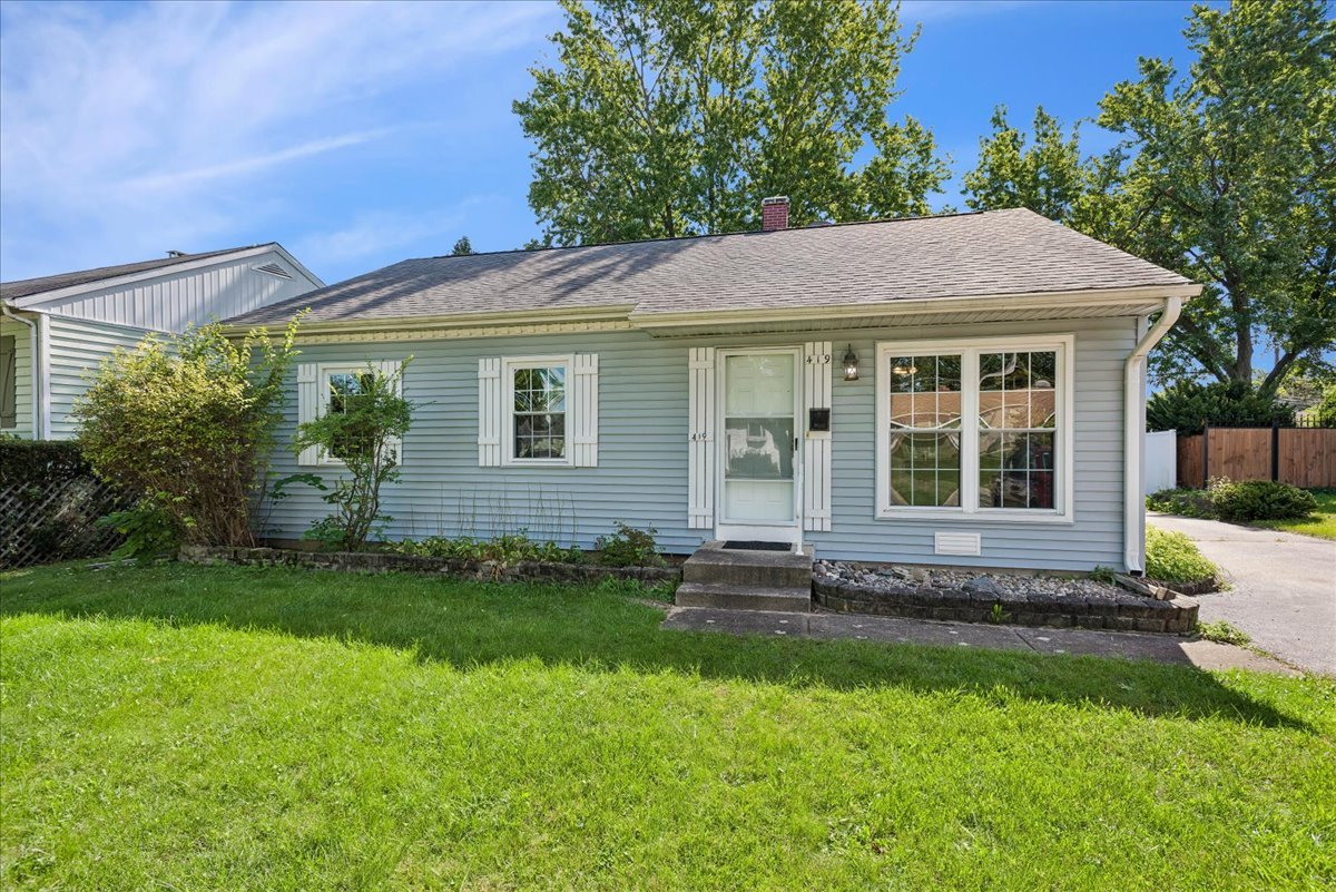 419 E Fullerton Avenue Property Photo 1