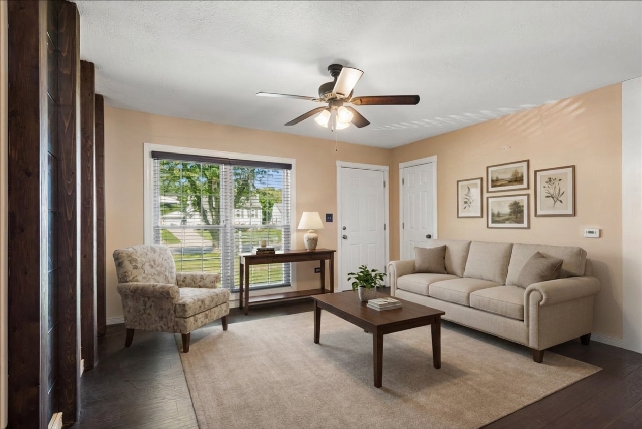 419 E Fullerton Avenue Property Photo 4
