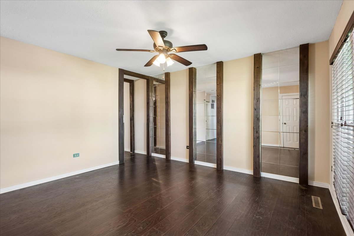 419 E Fullerton Avenue Property Photo 5