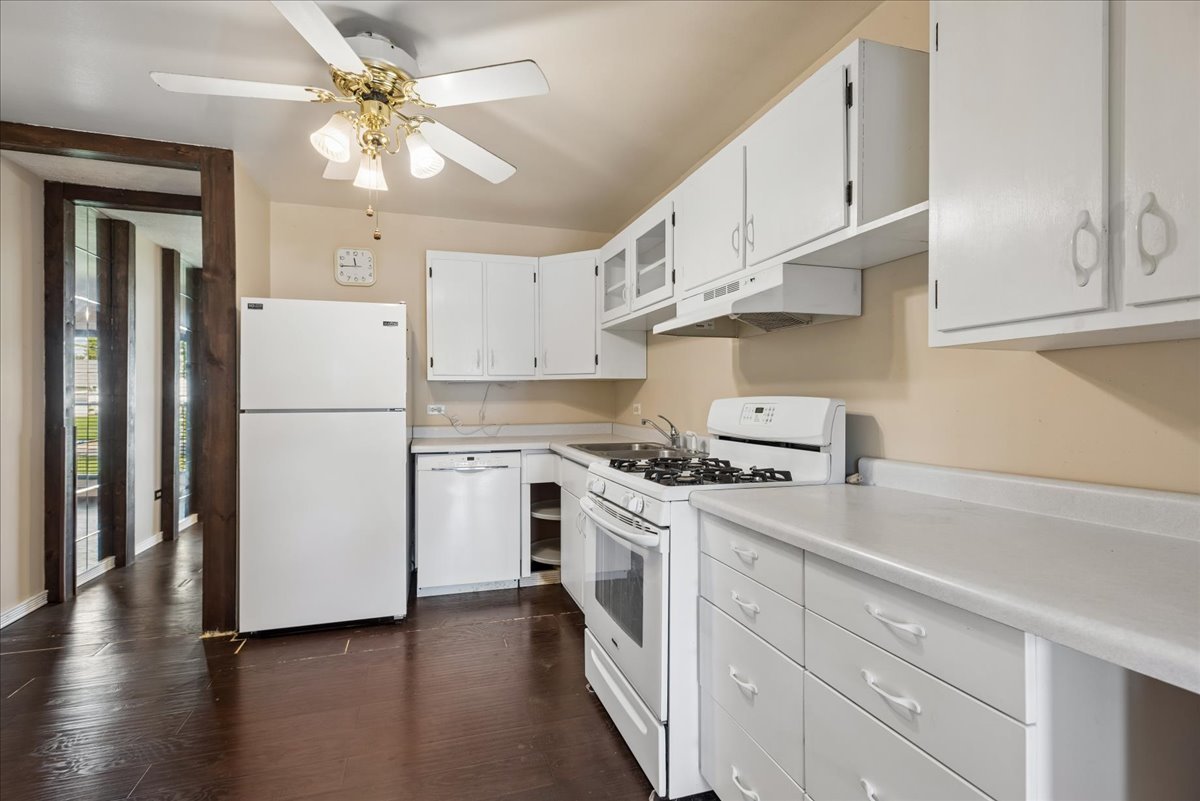 419 E Fullerton Avenue Property Photo 6