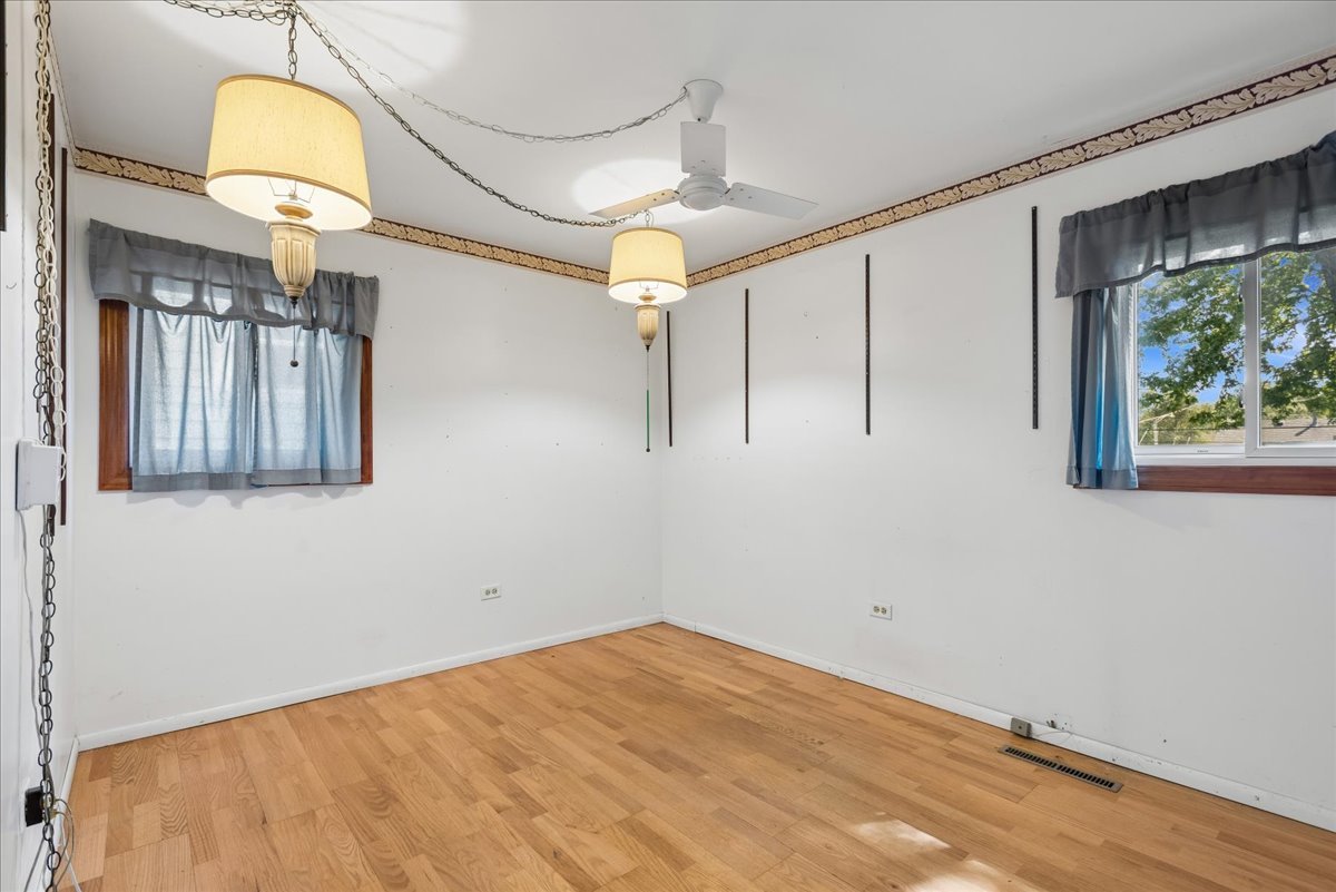 419 E Fullerton Avenue Property Photo 16