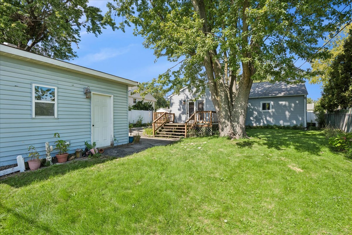 419 E Fullerton Avenue Property Photo 18