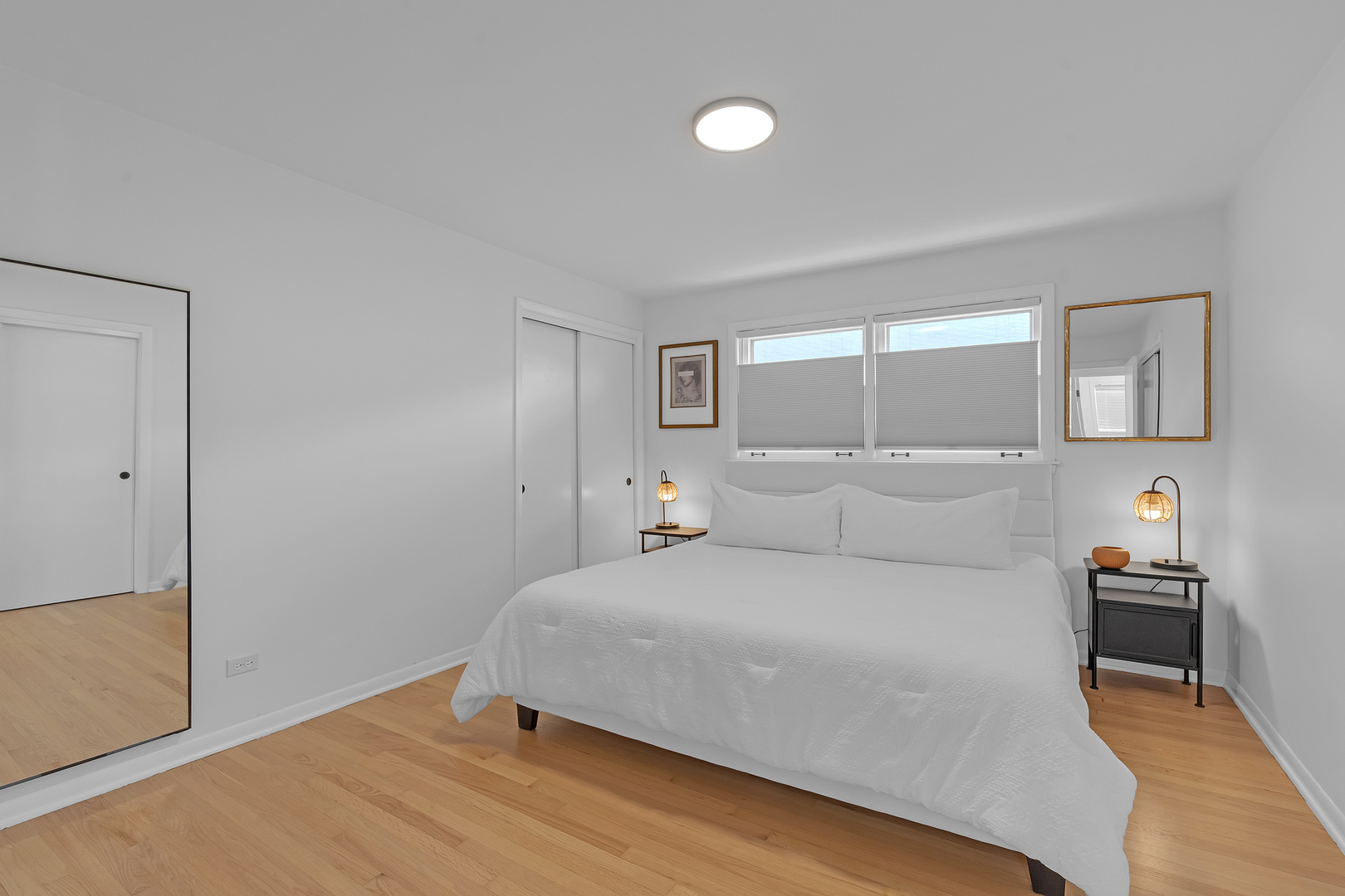 6820 N Sauganash Avenue Property Photo 10