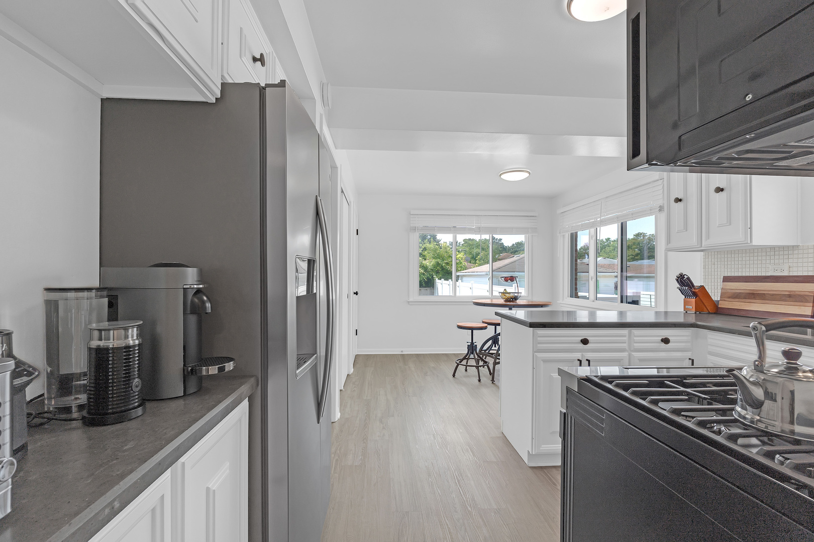 6820 N Sauganash Avenue Property Photo 14