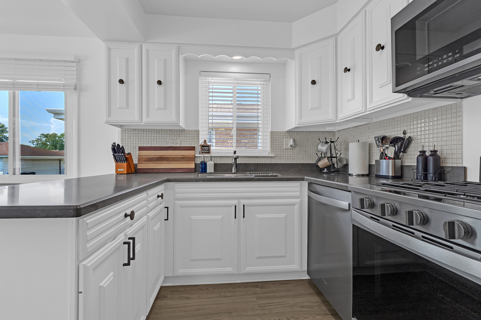 6820 N Sauganash Avenue Property Photo 15