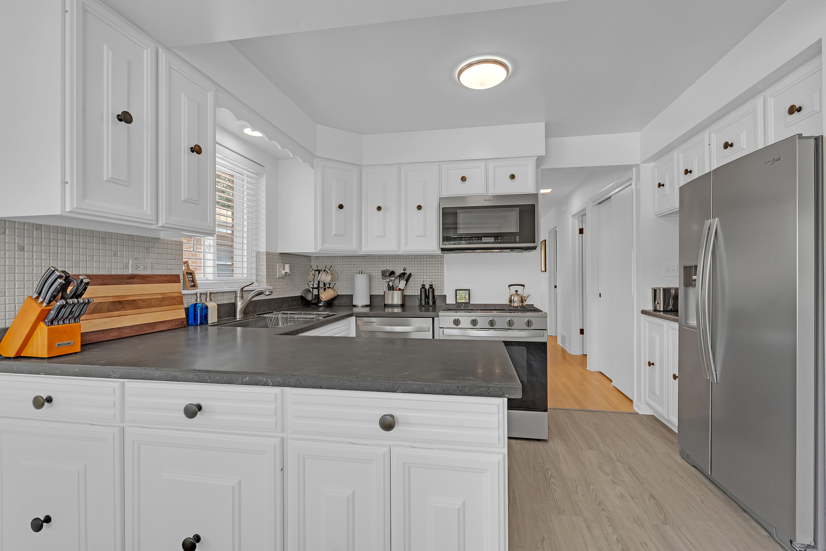 6820 N Sauganash Avenue Property Photo 18