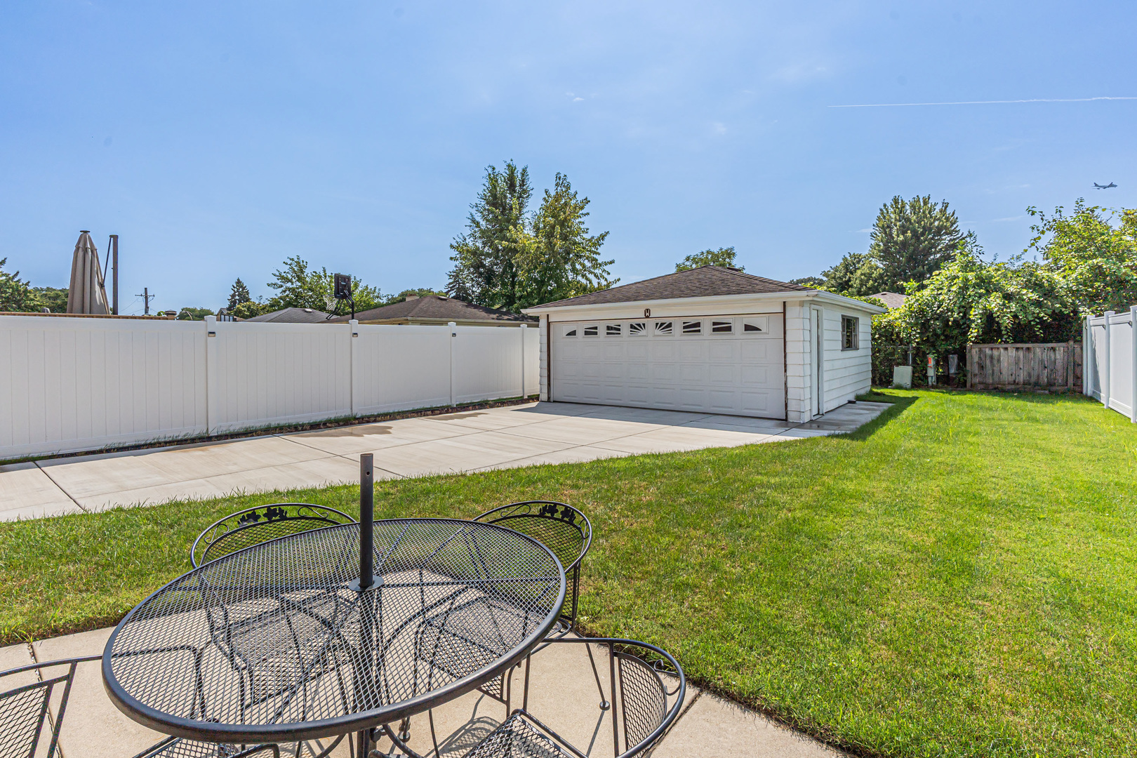 6820 N Sauganash Avenue Property Photo 29