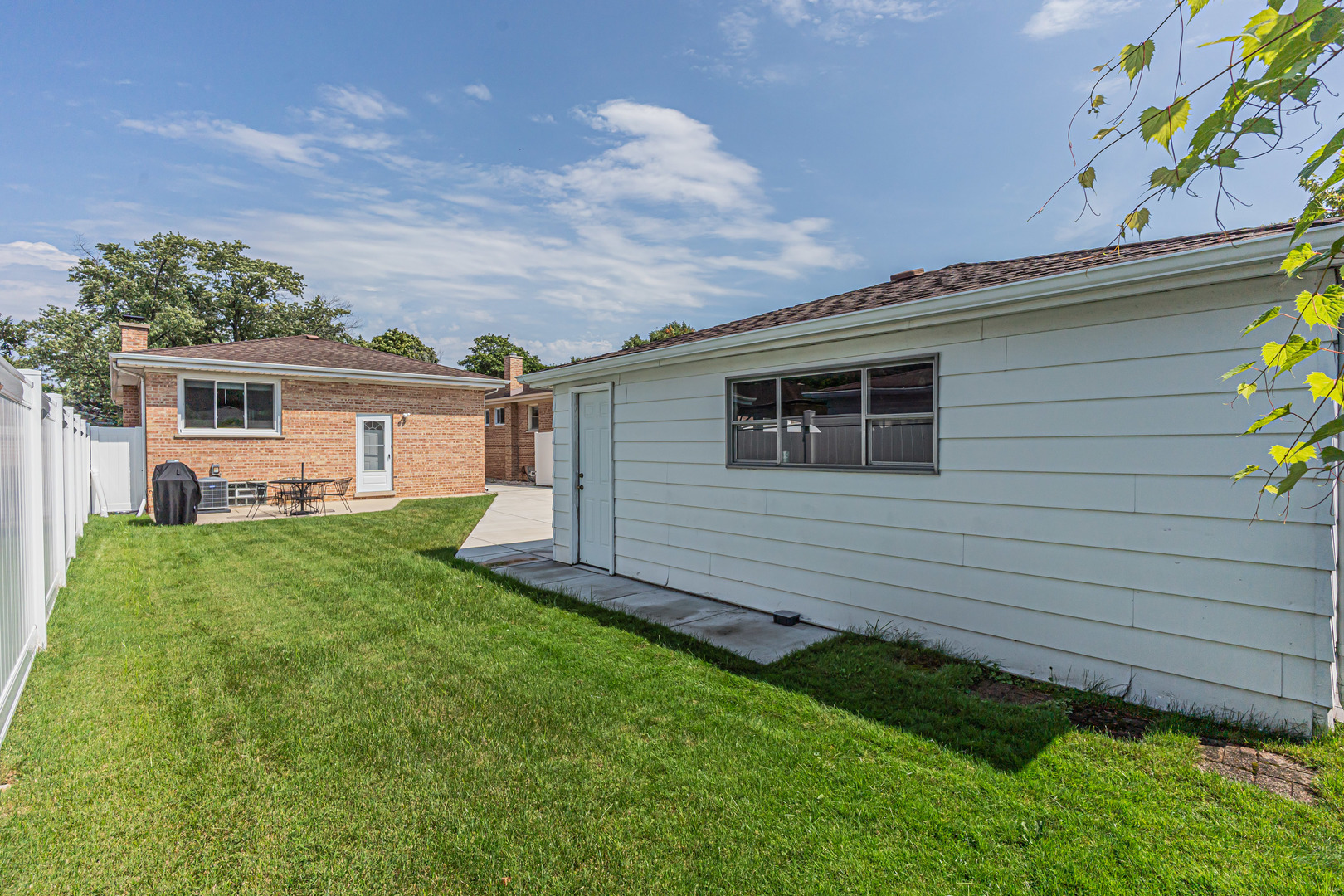 6820 N Sauganash Avenue Property Photo 31