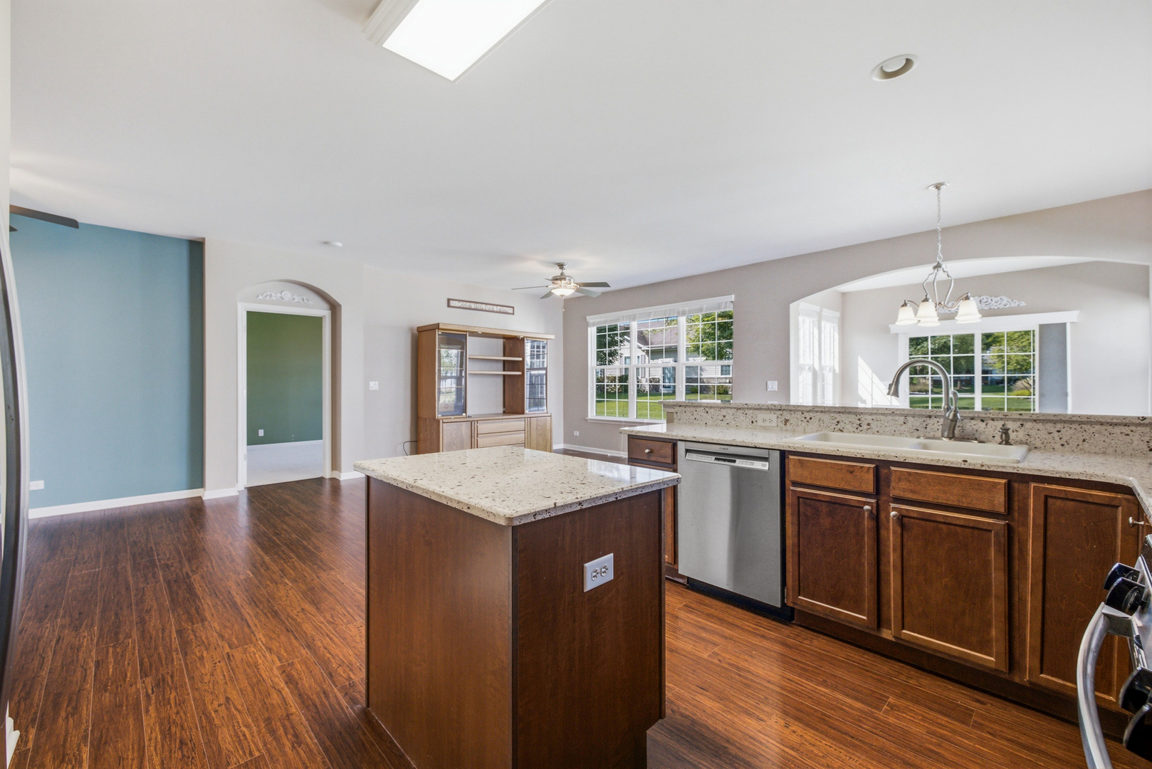 1666 Francis Drive Property Photo 8