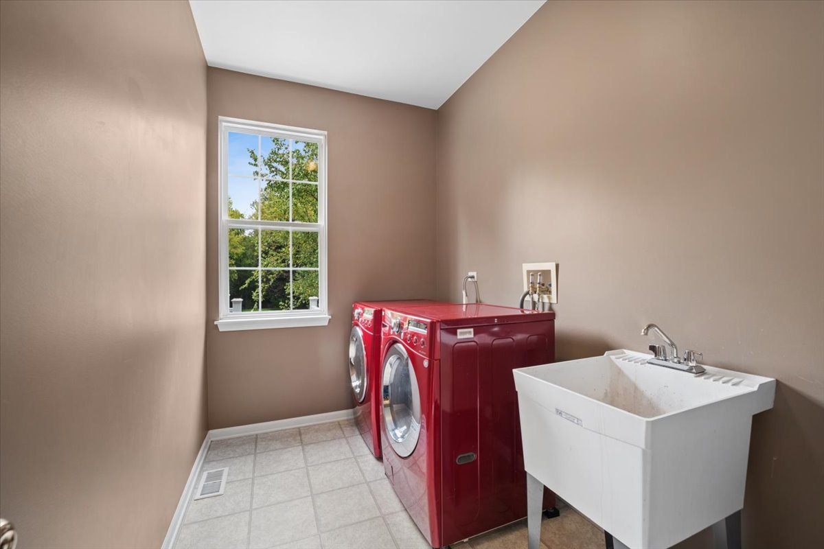 1390 Alexandra Boulevard Property Photo 11