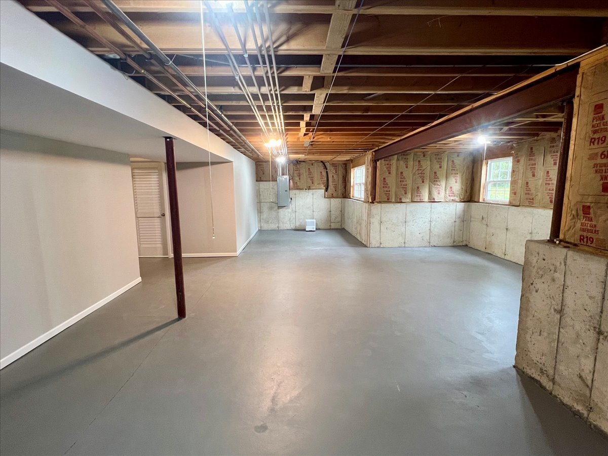1390 Alexandra Boulevard Property Photo 24