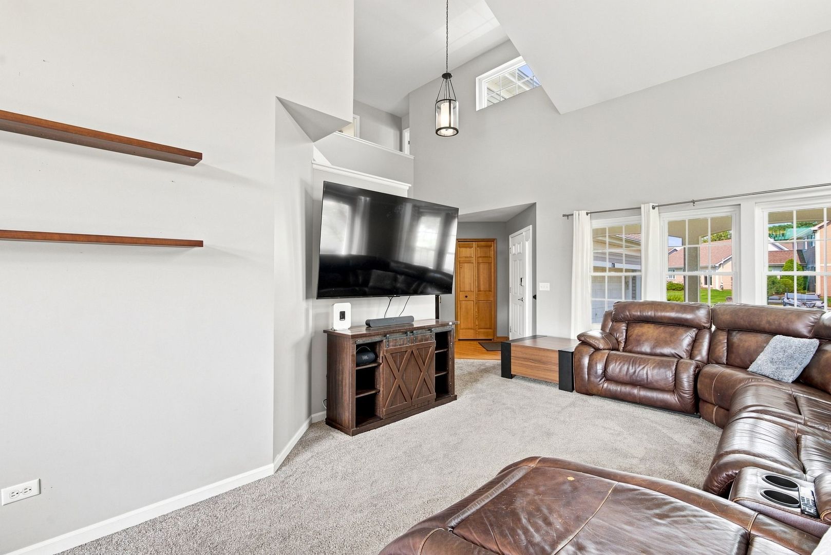 731 Nashua Court Property Photo 8