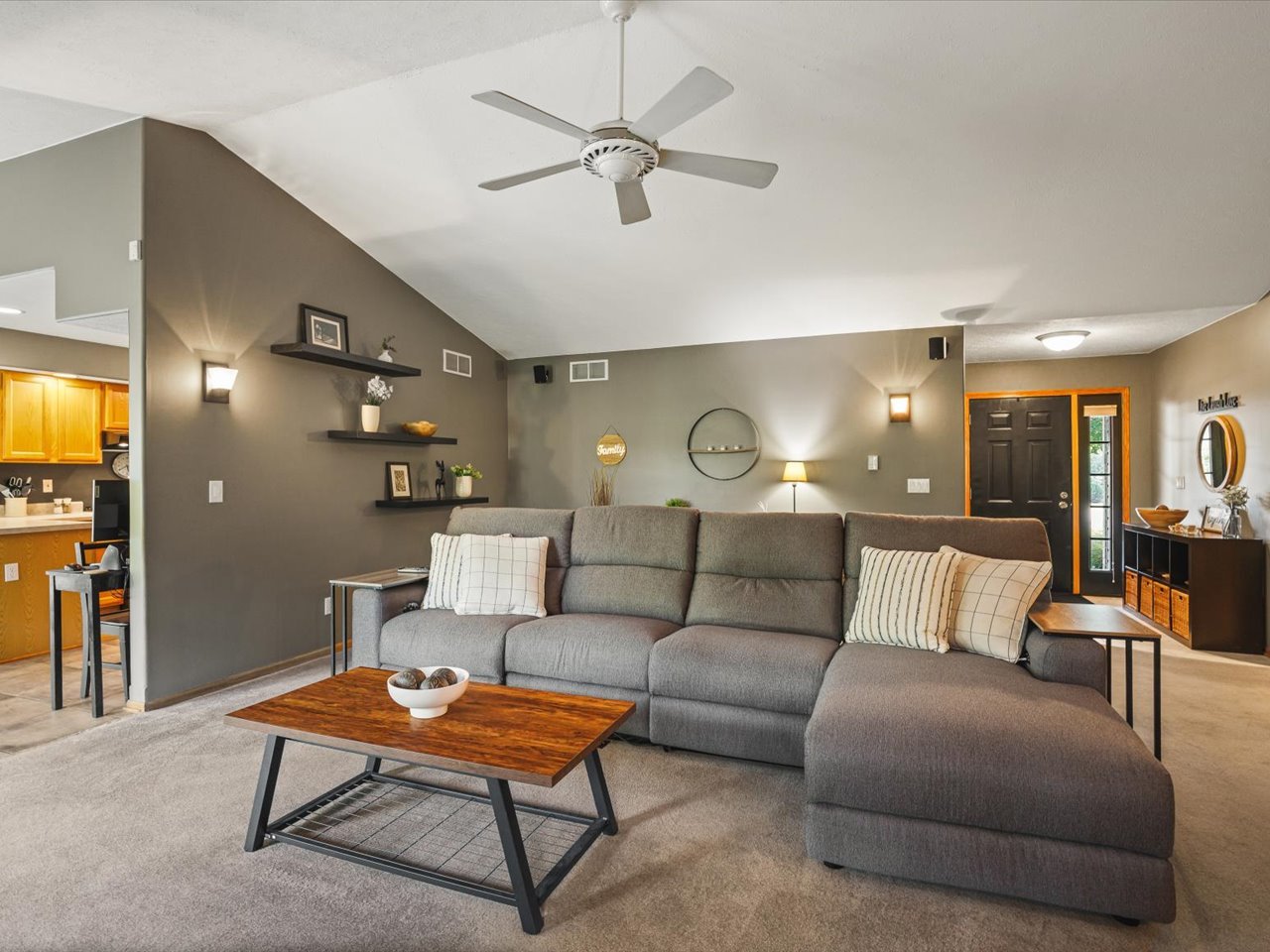 7723 Bridlewood Road Property Photo 8