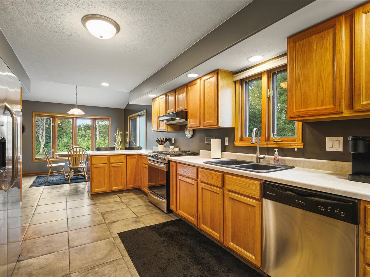 7723 Bridlewood Road Property Photo 16