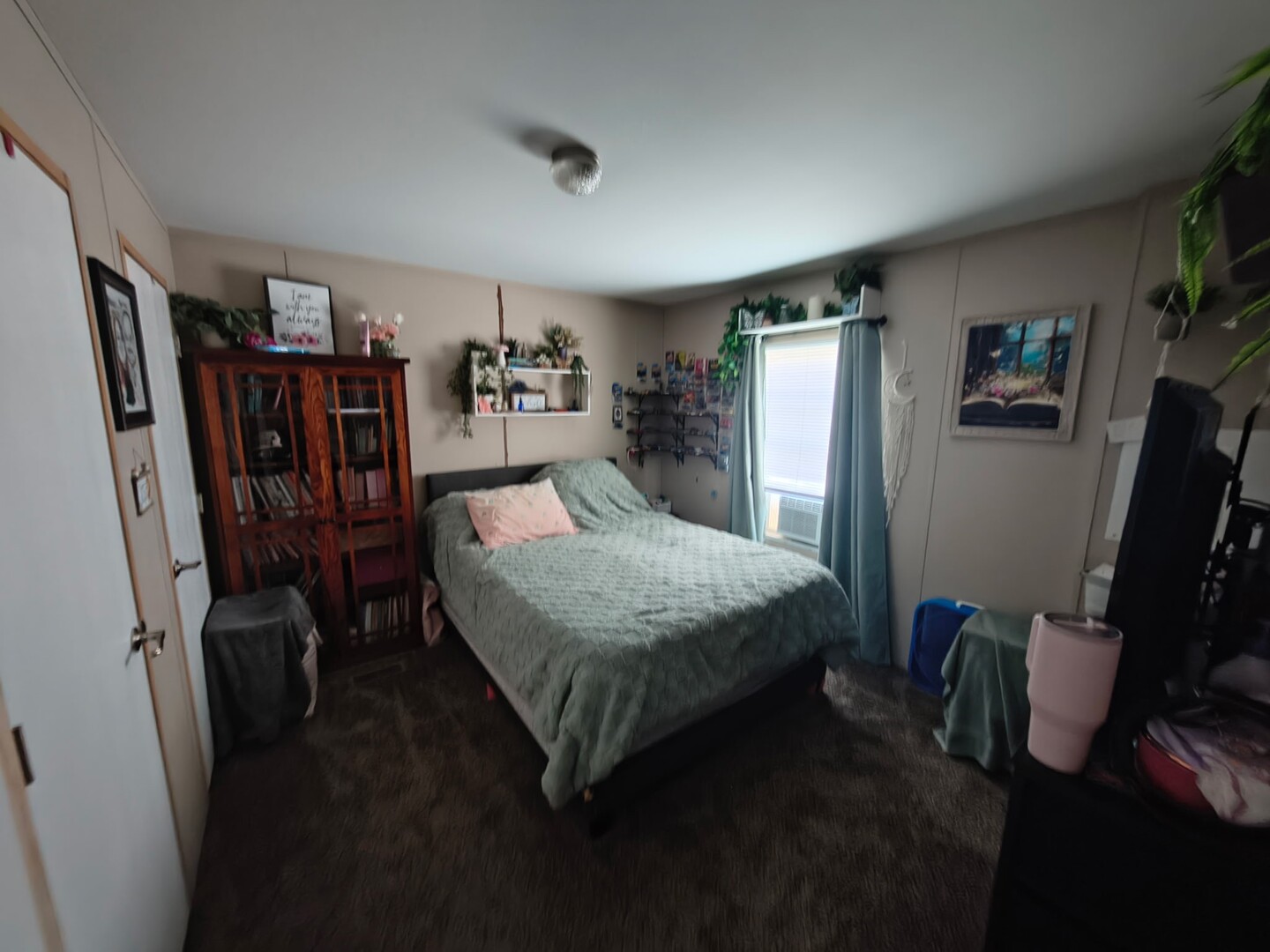 127 Pickwick Drive Property Photo 4