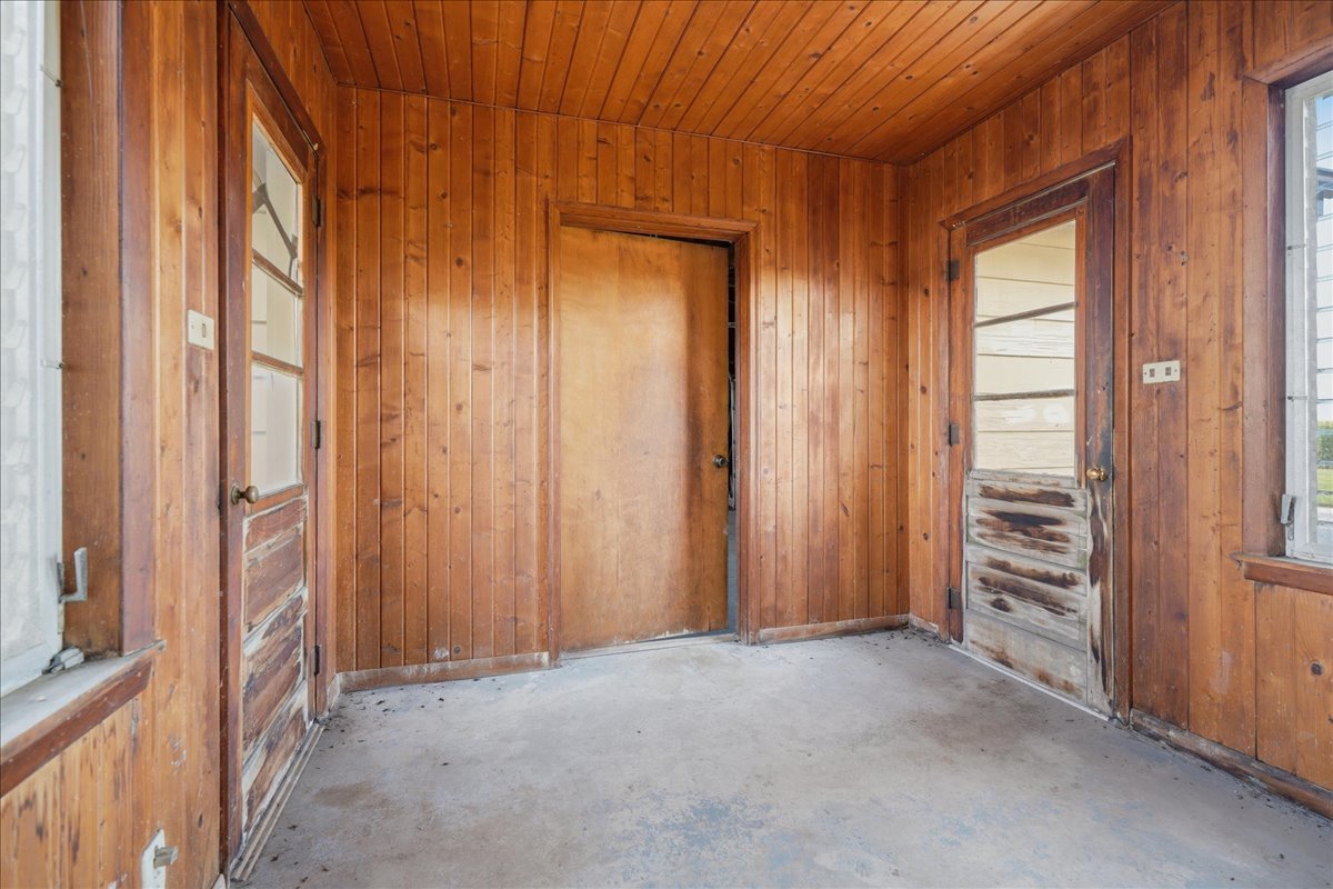 2032 County Road 2400 E Property Photo 6