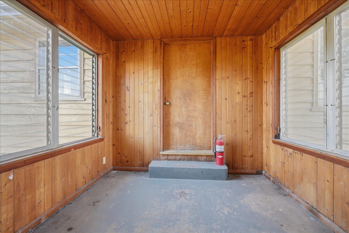 2032 County Road 2400 E Property Photo 8
