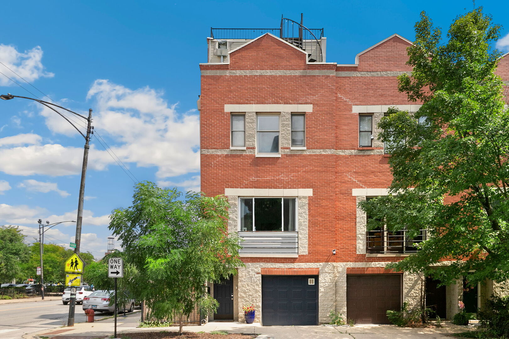 471 N Armour Street Property Photo 1