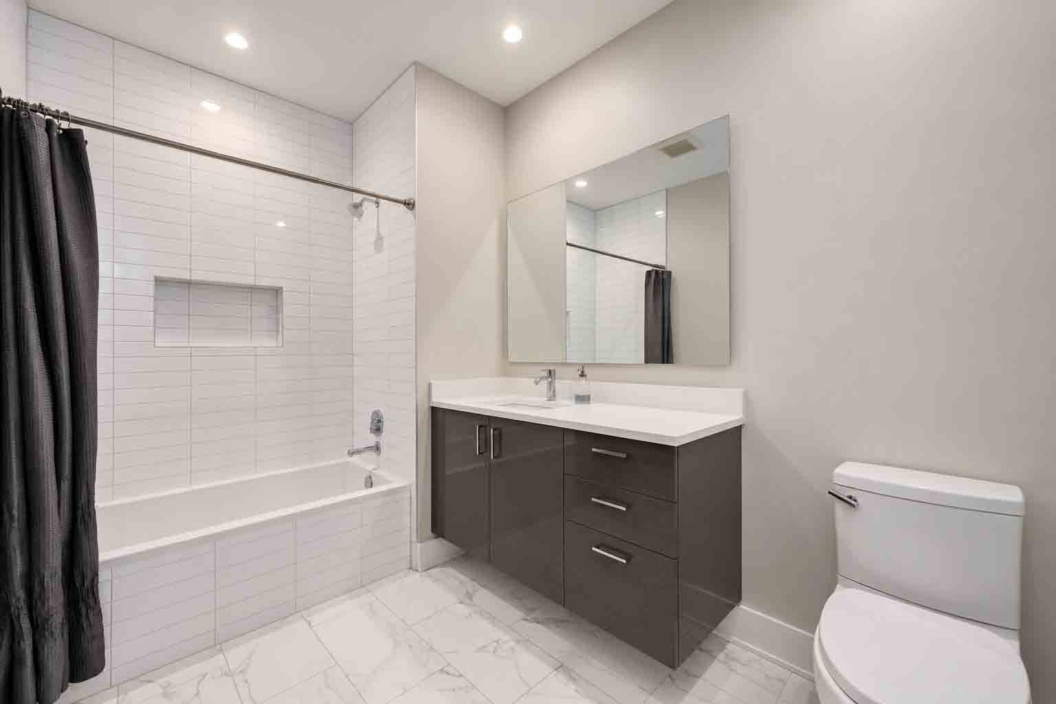 1701 W Webster Avenue 602 Property Photo 13