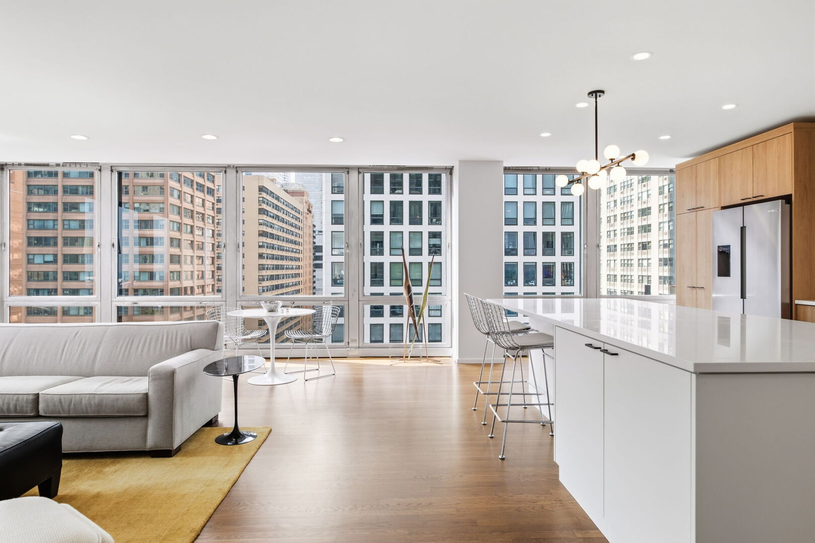 860 N Lake Shore Drive 13l Property Photo 3