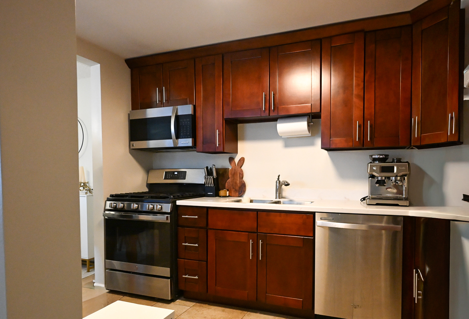 110 W Butterfield Road 307s Property Photo 3