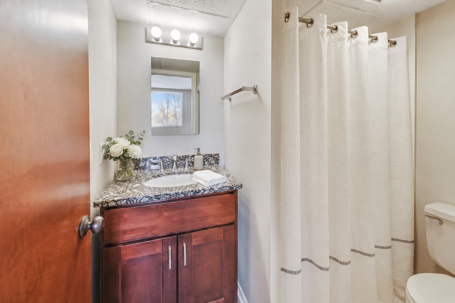 110 W Butterfield Road 307s Property Photo 10