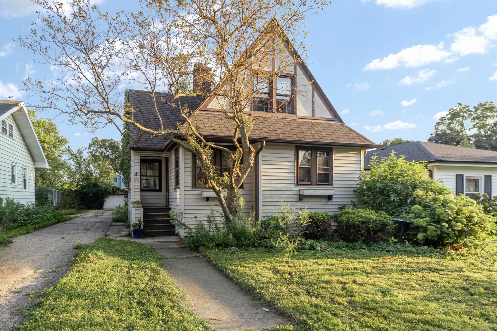 35 W Maple Avenue Property Photo 1