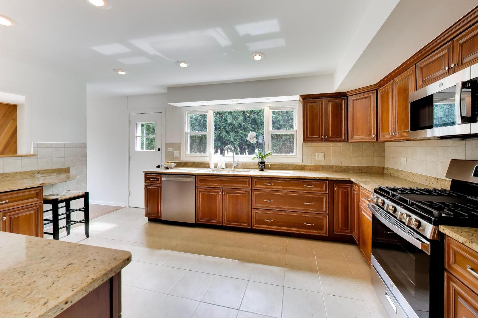 2307 N Kennicott Drive Property Photo 13