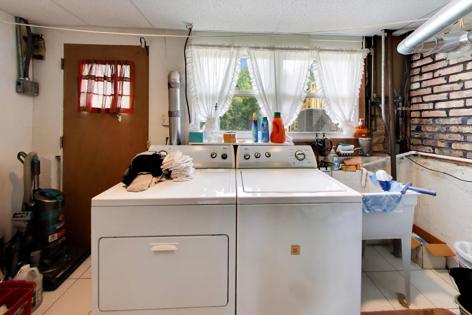2307 N Kennicott Drive Property Photo 30