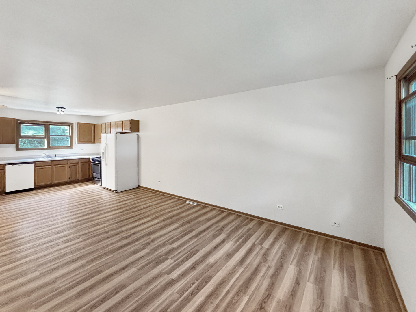 3745 Johns Manville Avenue Property Photo 2