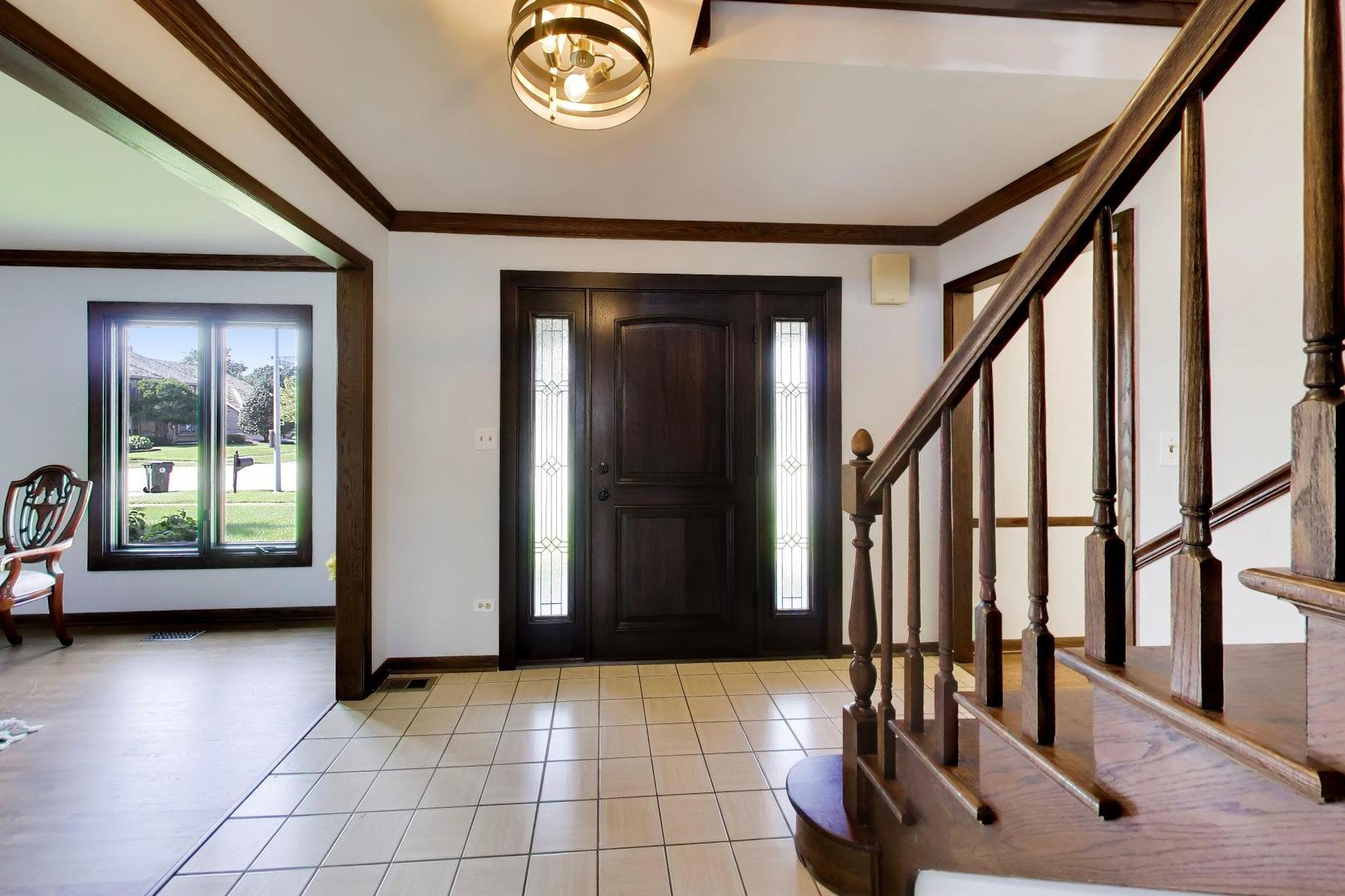 6723 Kingswood Road Property Photo 3