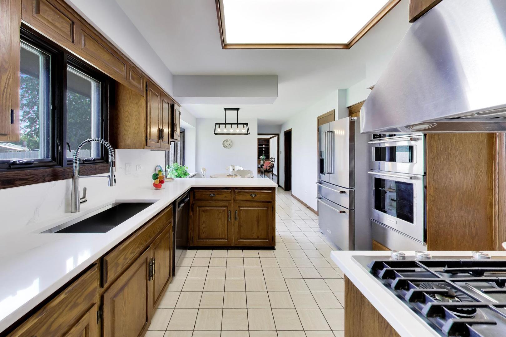 6723 Kingswood Road Property Photo 10