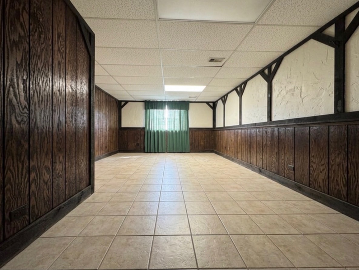 219 E 168th Place Property Photo 10