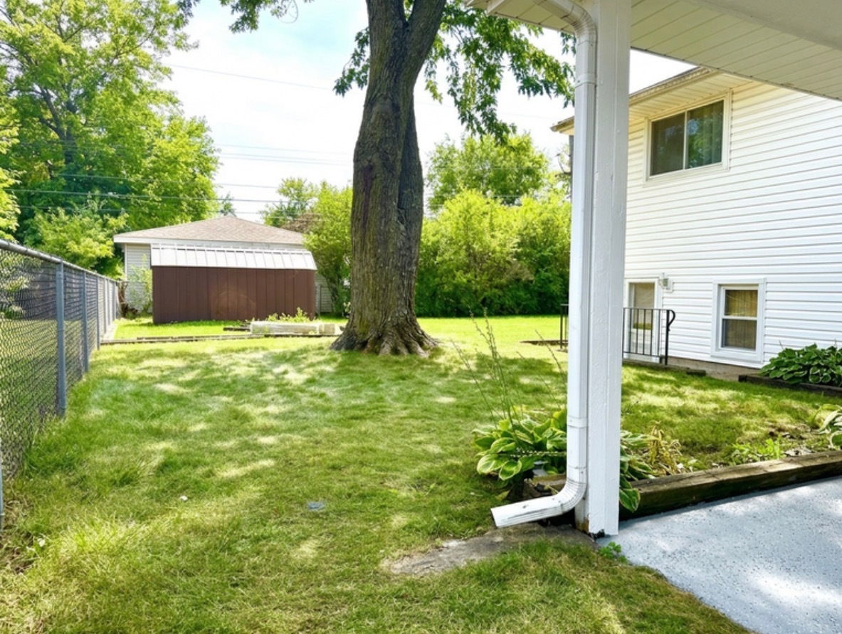 219 E 168th Place Property Photo 13