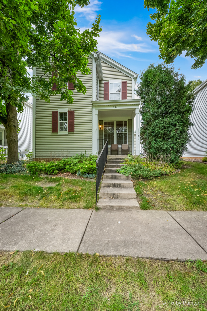 754 Golden Oak Circle Property Photo 1