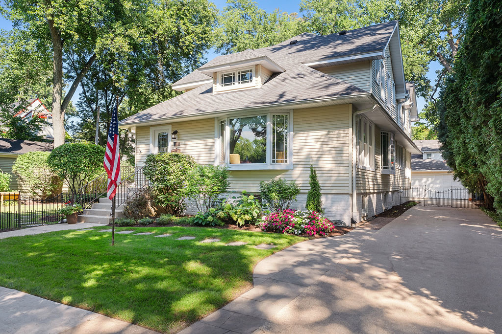 216 4th Street Property Photo 2