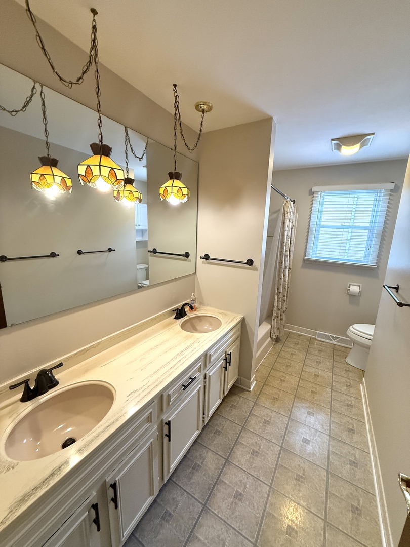 1025 Belair Drive Property Photo 11