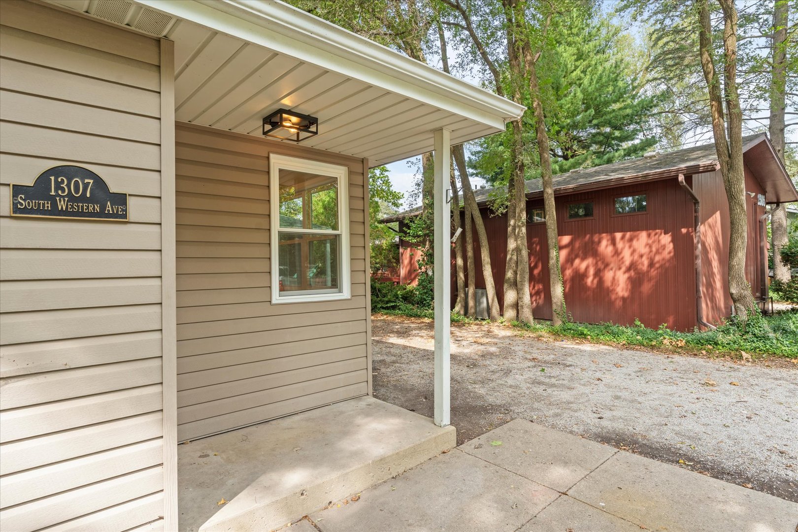1307 S Western Avenue Property Photo 2